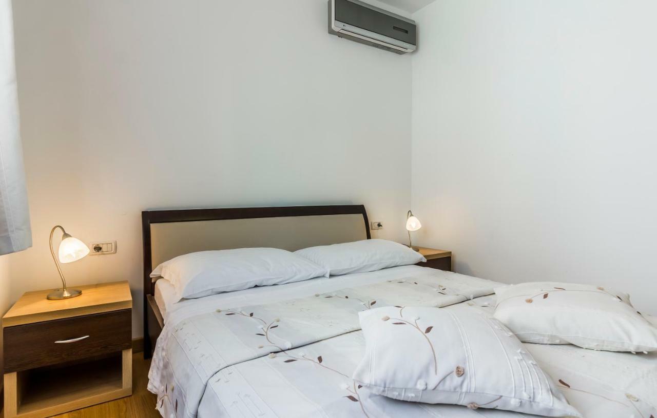 Apartman Kp Medulin Exterior photo