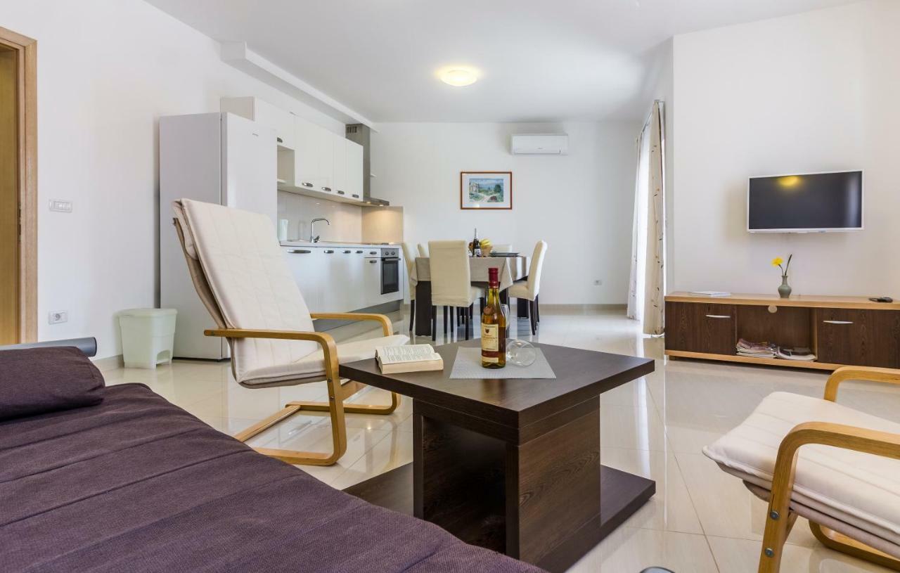 Apartman Kp Medulin Exterior photo