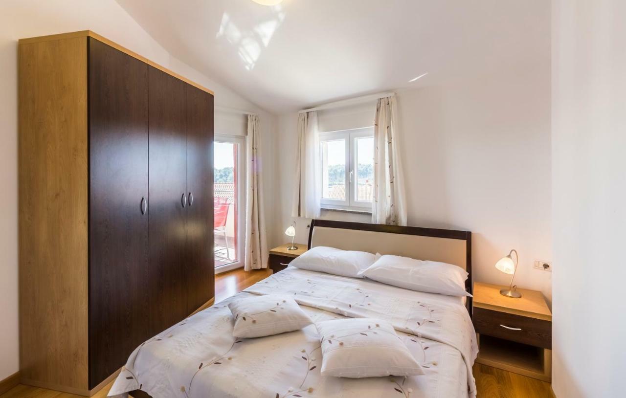 Apartman Kp Medulin Exterior photo